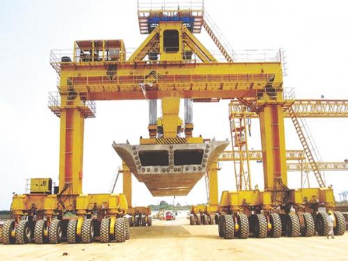 雙排輪箱式的提梁機(jī)