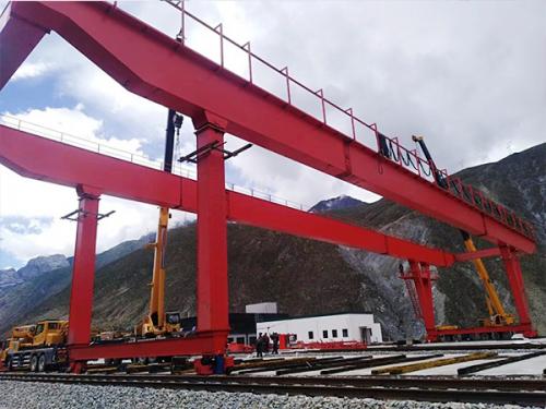 雙主梁門式起重機(jī)