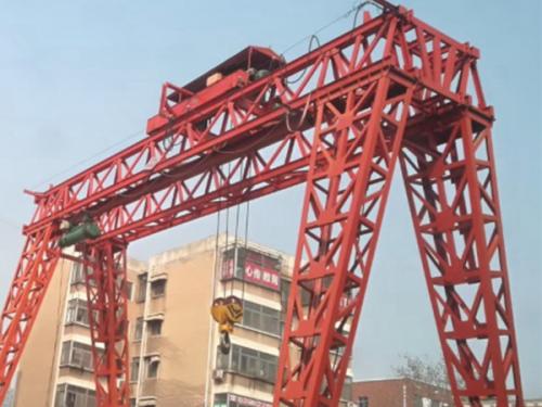 陜西延安雙葫蘆龍門吊的應(yīng)用領(lǐng)域廣泛